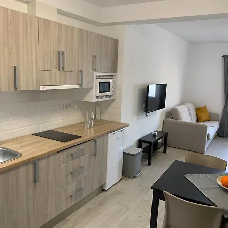 Rosaura Aparthotel *